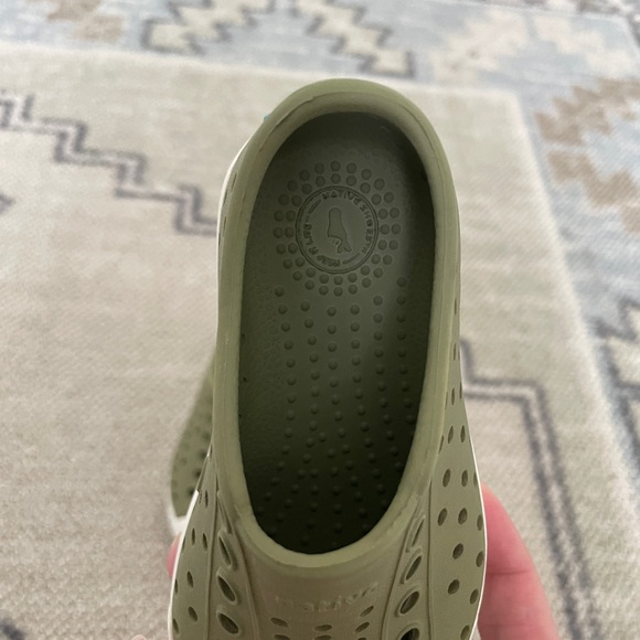 Native Kids Shoes - Green and White - Picture 3 of 4